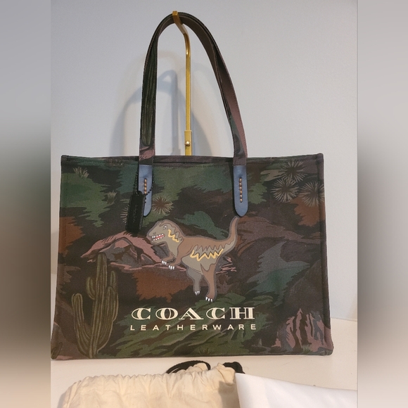 COACH BLACK/MULTI REXY LEATHER LARGE TURNLOCK POUCH 30 68249  Coach Rexy Tote and Turnlock Pouch Set